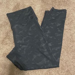 NWOT Zyia high rise battleship gray camo luxe crop leggings